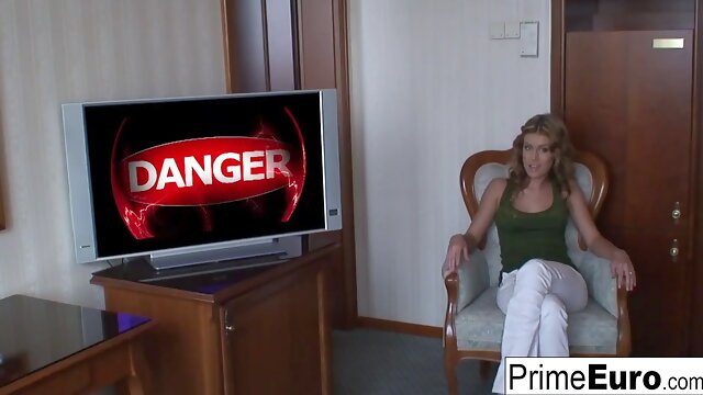 Brunette loves a good anal