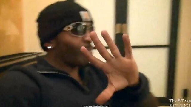 Ejaculation Interne, Interracial