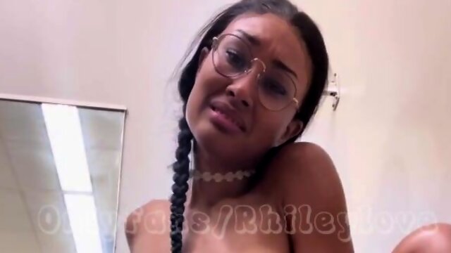 Ebony Hoe Does Some Super-Naughty Shopping