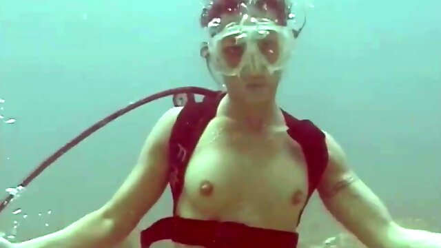 Nude girl underwater erotic video