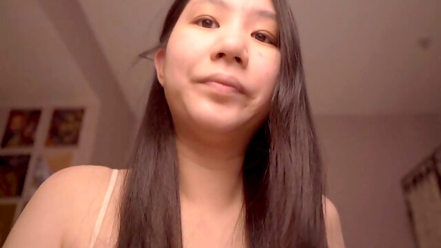 Sweet Japanese beauty Alize Zaide brings soothing ASMR vibes