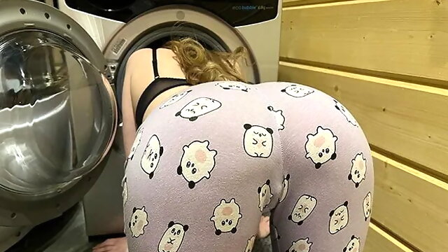 Stepsister Stuck in Washing Machine