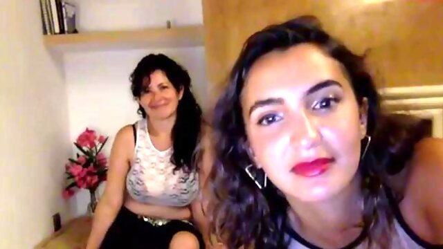 Milf and teen camshow: Amateur  Eporner Porn