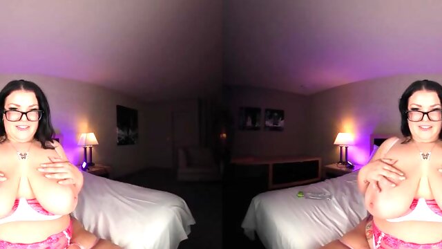 Luna Lark BBW VR Solo