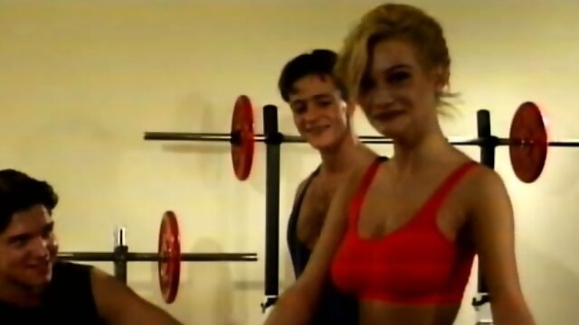 Amateur MILF Goes Hardcore Anal