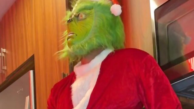 Mrs. Clause Drills the Grinch While Santa Was Away - Talented Her A Splooging Climax for Christmas