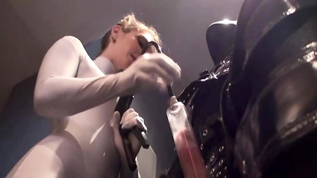 Σαδομαζοχισμός, Λάτεξ, Λεπτή