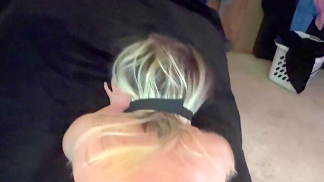 Amateur MILF shakes fat ass during POV doggy pose fuck