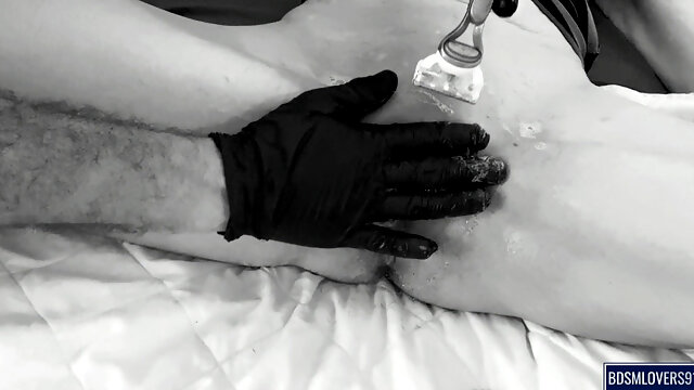 Broken Leg Princess Getting Her Pussy Shaved