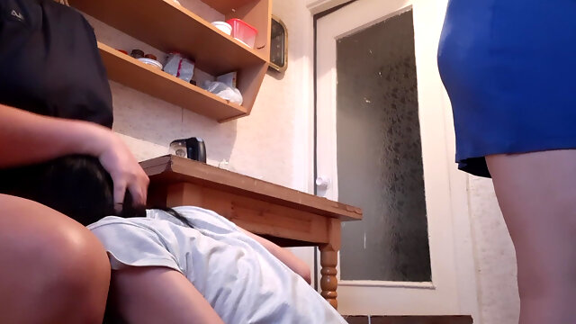 While Our Housekeeper Was Washing Dishes, My Girlfriend Was Riskily Licking Pussy Under the Table