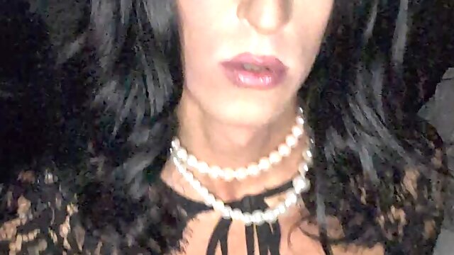 Crossdresser Tease, Sofia
