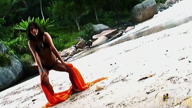 Outdoor Anal, Facefuck, And Facial In Tropics