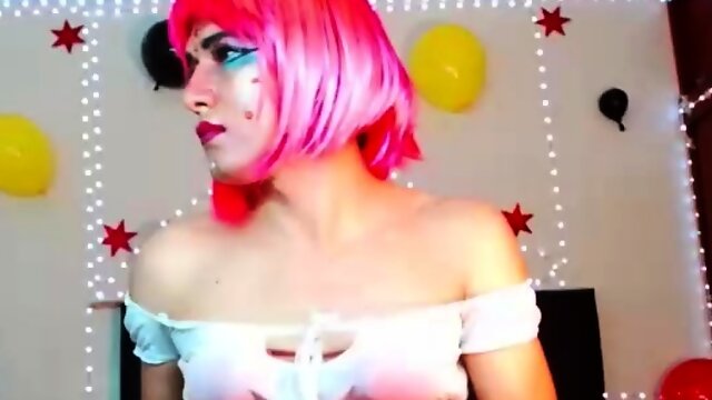 Fetish loving gay spanks his ass raw