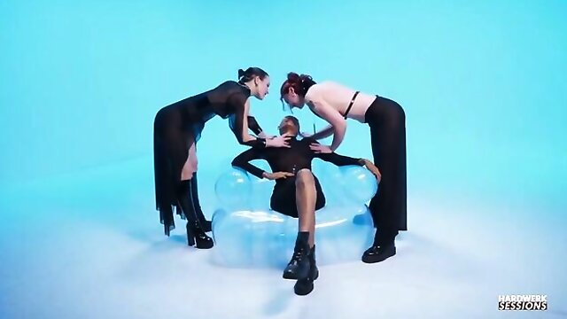 Lesbian Strapon, Miss Flora, Skinny