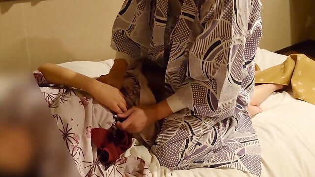 Asian newbie gives an enticing blowjob