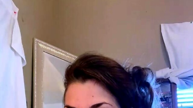 Hot brunette from squirt masturbating on webcam