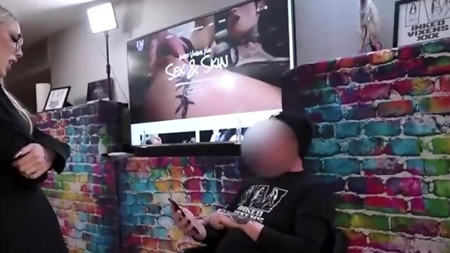 InkedVixensXXX Cassidy Luxe Trap Pays A Visit To Cassidy