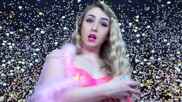 Macy Nikole - Rinsing Your Wallet