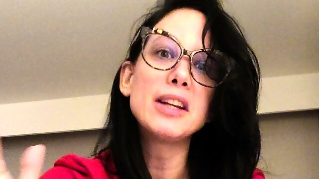 Big boobs milf masturbates with her dildo