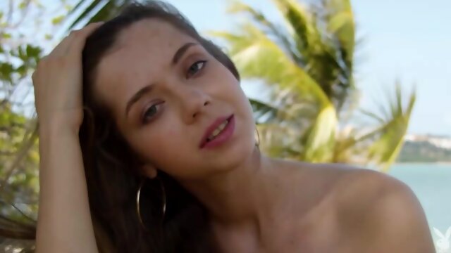 Playboy Au Naturel - PlayboyTV