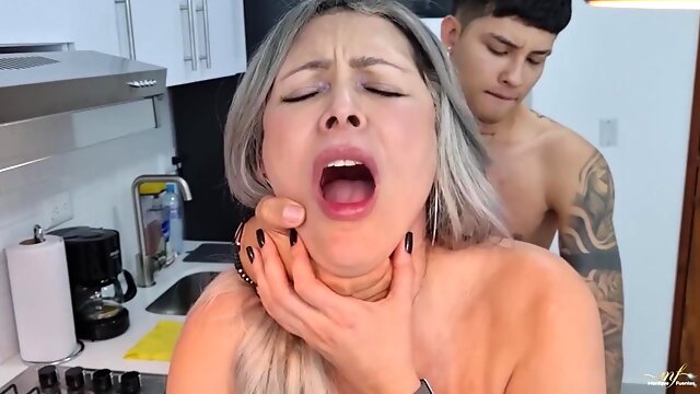 Colombian GILF Wants Hard Dick