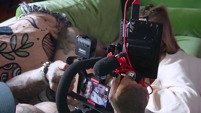 Behind the scenes with sexy pornstar MILF sucking cock