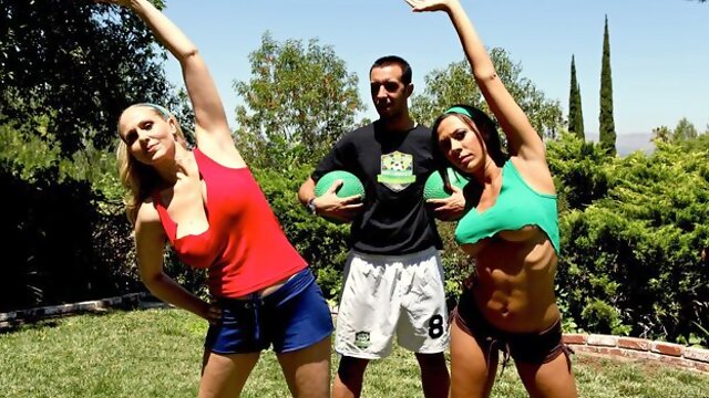 Rachel Starr and Julia Ann are fucking with a nice shared penis