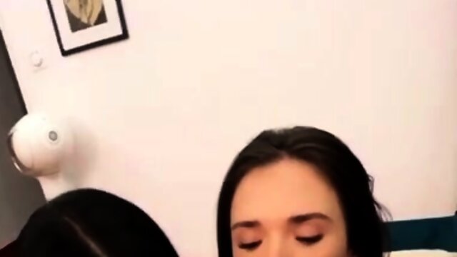 Eve Sweet & Simone Kitty Share