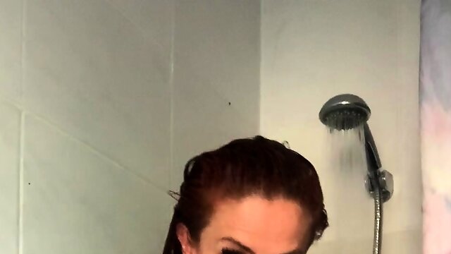 Amateur super hot brunette masturbating 3 mp4