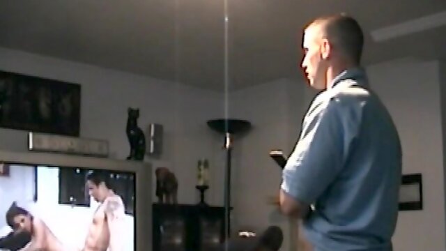 Newbie str8 stud sucked by gay at home while watching porn