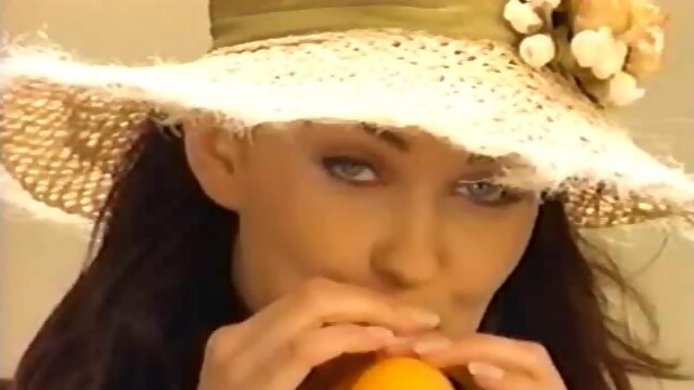 Vintage Big Tits Solo, Strip