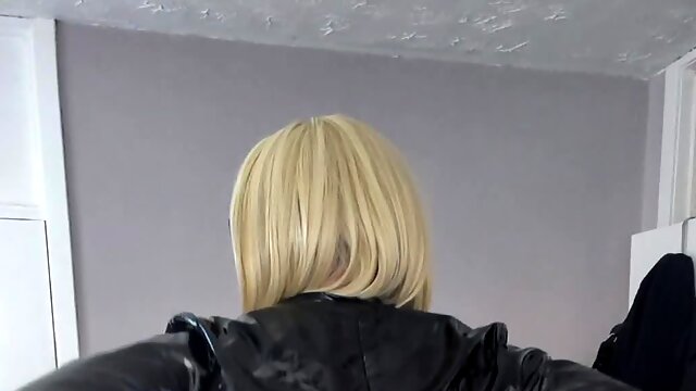 Mature Crossdressing, Stockings