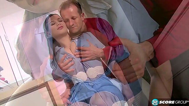 Große Titten, Terry Nova