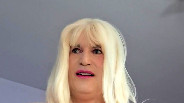 Bimbo Fuck Doll!