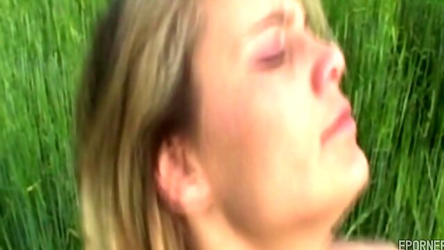 Nue Dans Les Champs, Salopes