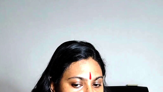 Mamiyar Seducing Marumagal and Making Him Cum