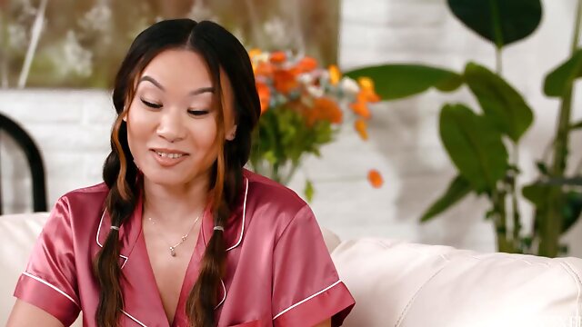 Jade Venus Shemale, Big Cumshot, Anal