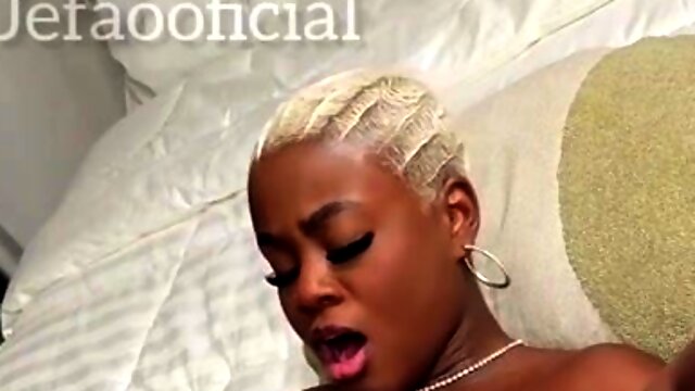 Ebony amateur couple hot sextape