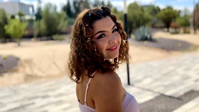 Se Venga De Su Novio Por Dejarla Plantada Y Folla Conmigo
