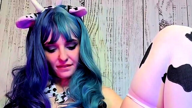 Big boobs milf masturbates with her dildo