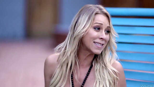 Hot chick with prime assets indulges into finest sex action with buff hunk