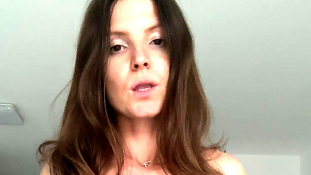 Solo Luxury Lingery and Stokings on Gartonbelt