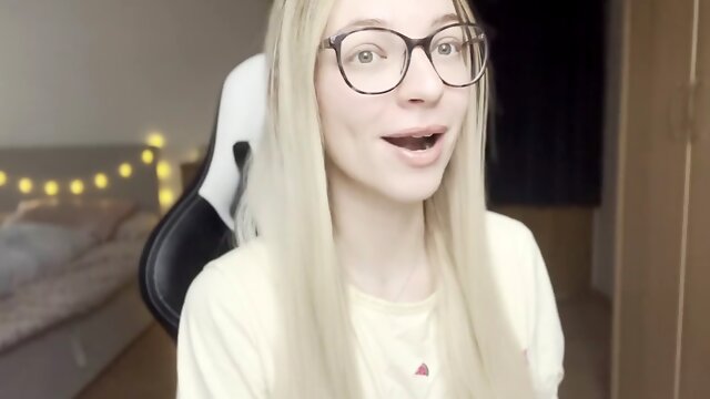 Understanding how cuckolds embrace their role with dominant blonde Goddess Bella Rae