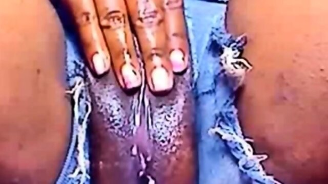 Booty Shorts Webcam Show