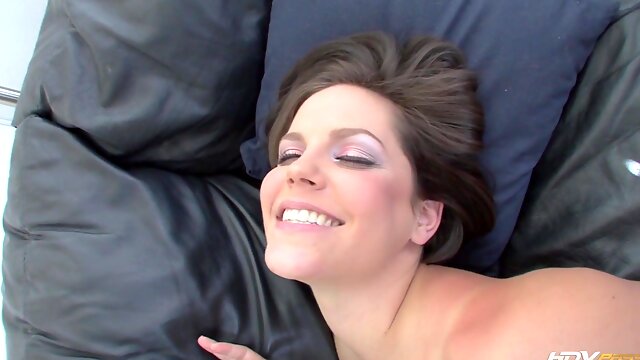 Bobbi Starr Shines in Deeply Satisfying Intimate Play