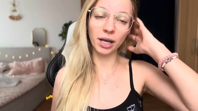 Femdom, Cage De Chasteté