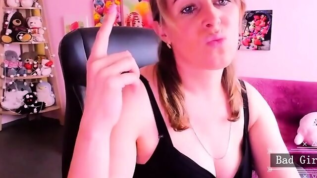 Pretty natural big tits and face blonde milf