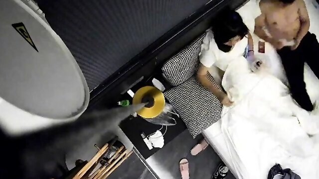 Voyeur Francais, Caché Français