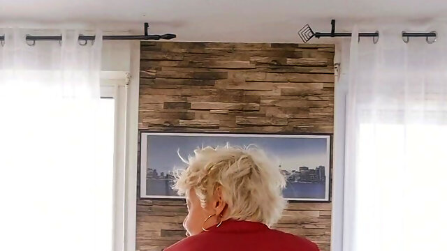 Hi, You Love My Big Ass in This Leather Skirt