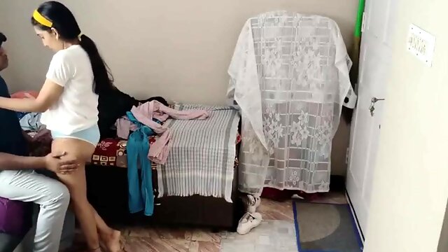 Ultra-cute Indian Mal Displays her Bumpers and Screwing